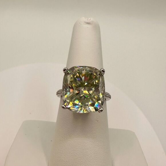 STUNNING 12.4ct cushion cut moissanite, 14k gold, .28ct diamond accents, ring!! - Picture 3 of 14